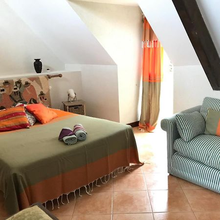 Domaine Du Lesty Bed & Breakfast Ambon Exterior foto