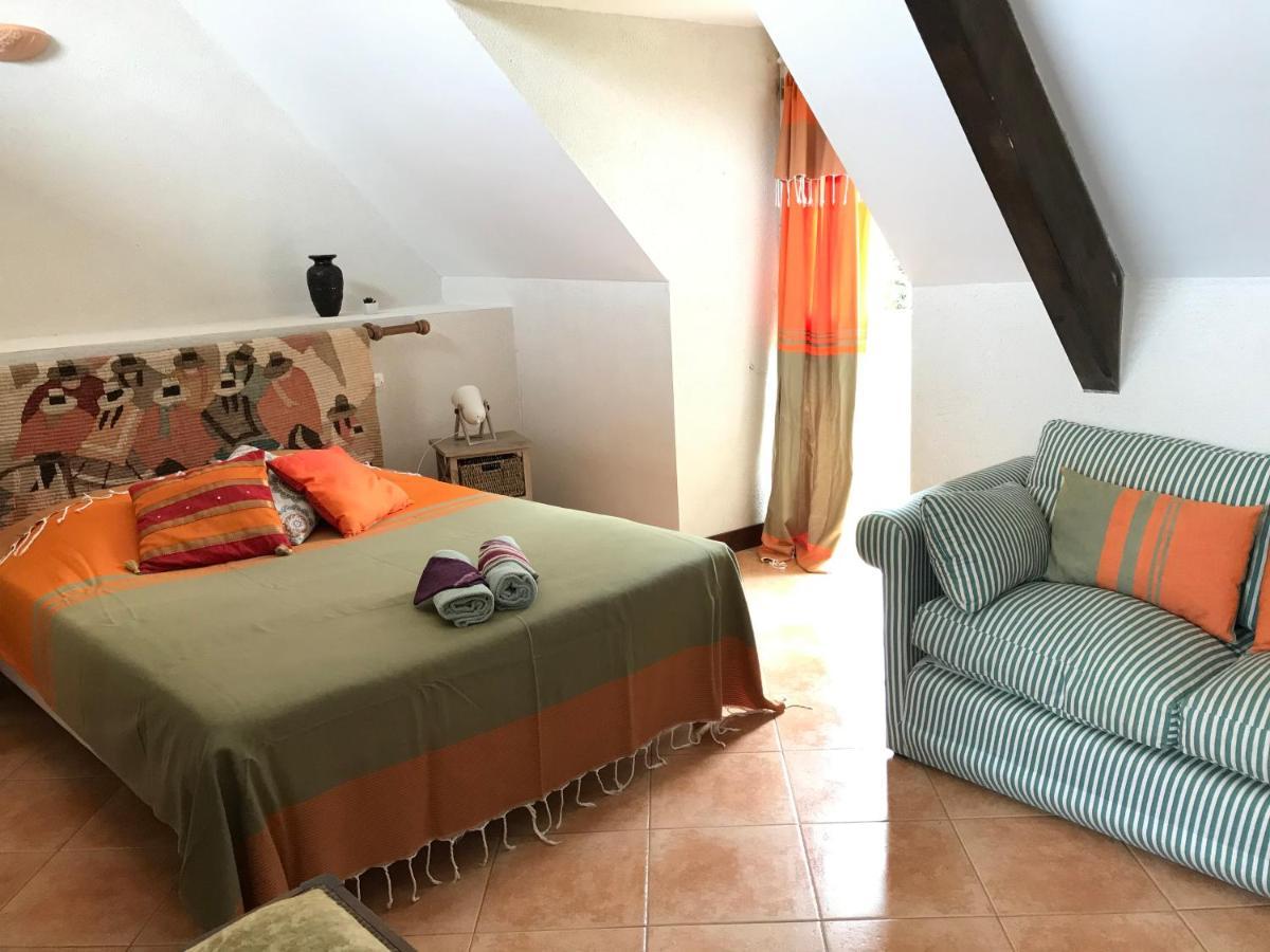 Domaine Du Lesty Bed & Breakfast Ambon Exterior foto